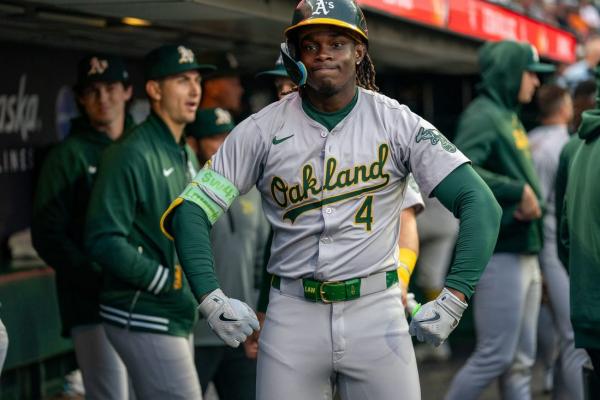 A’s bash four home runs, cruise to win over Giants