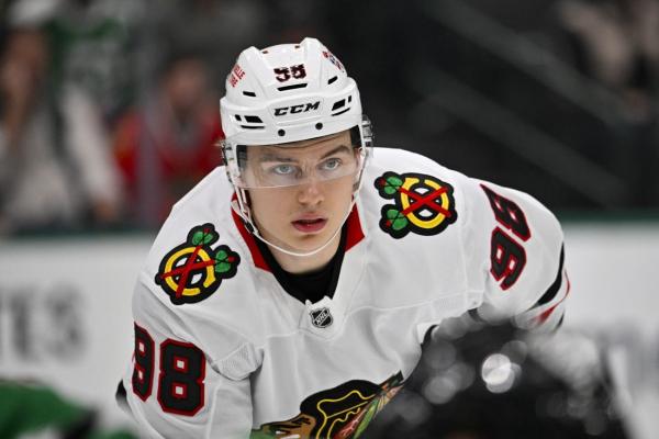 Matt Duchene, Stars hold off Blackhawks