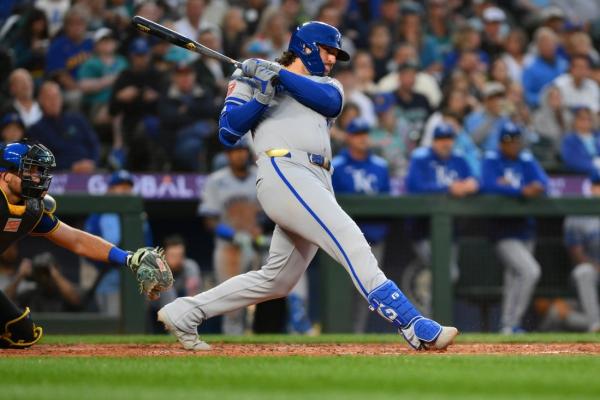 Vinnie Pasquantino, Royals salvage split with Mariners