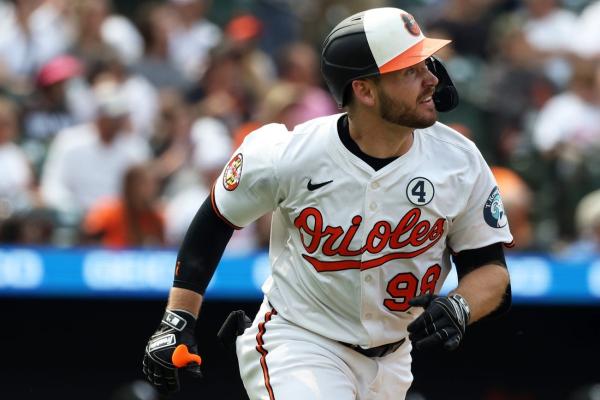 Orioles C Maverick Handley injured in collision vs. Yankees