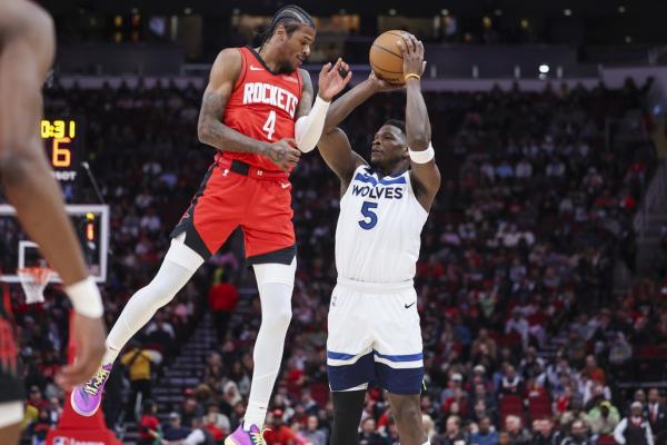 Rockets ride red-hot start to victory over Wolves