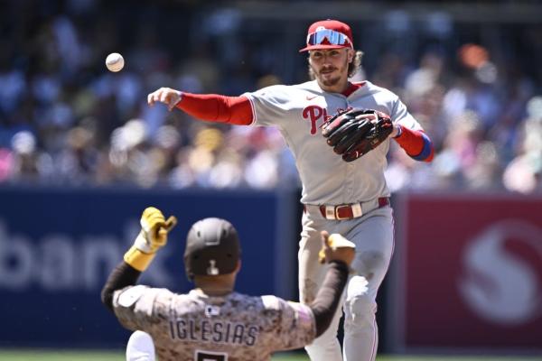 Phillies grab lead late, hold off Padres for road win
