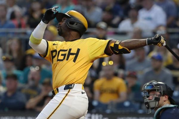 Pirates reinstate OF Andrew McCutchen from IL