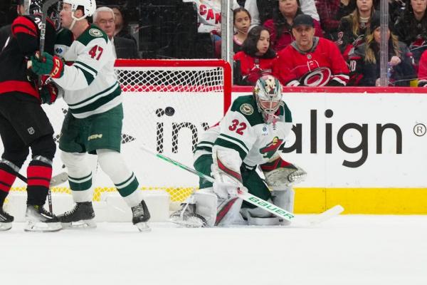 Filip Gustavsson, Wild hand Canes rare home loss