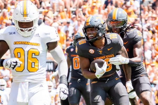 No. 15 Tennessee scores on first 7 possessions, routs Chattanooga