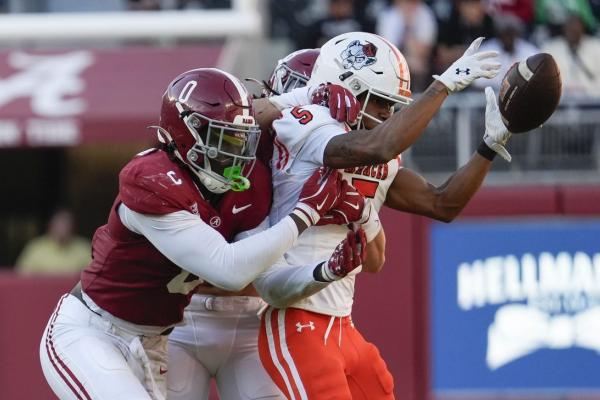 Alabama star LB Deontae Lawson (leg) to miss rest of season