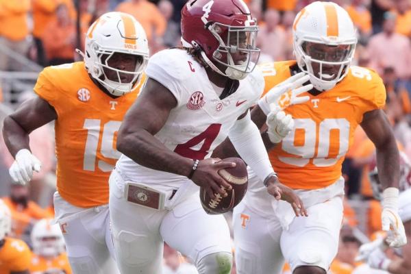 No. 11 Tennessee overcomes scoreless first half to beat No. 7 Alabama