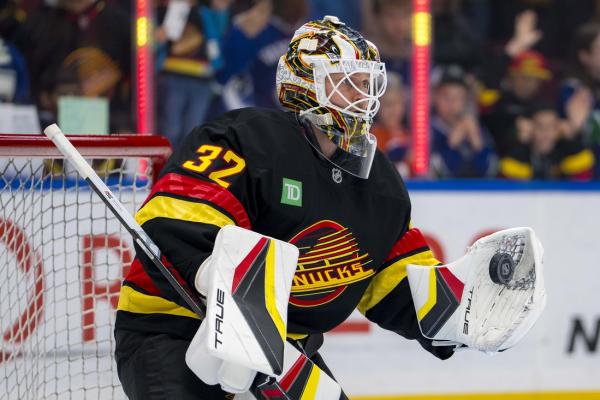 Canucks G Kevin Lankinen inks 5-year extension