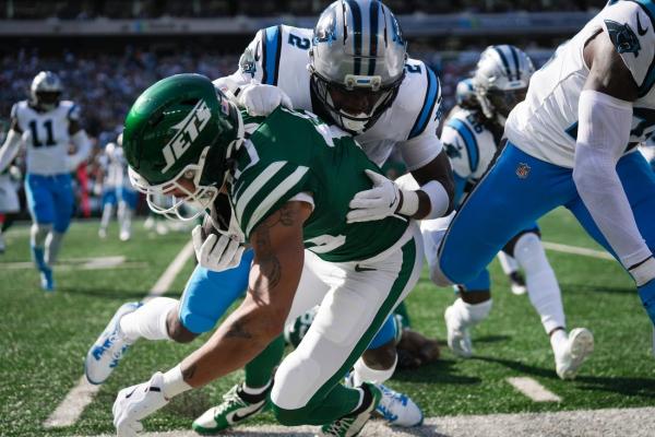 Panthers beat hapless Jets for third straight win