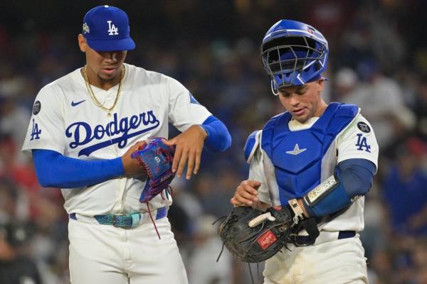 Dodgers add RHPs Edgardo Henriquez, Will Klein to World Series roster