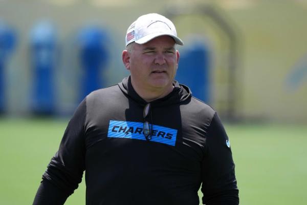 Chargers fire OC Greg Roman, OL coach Mike Devlin