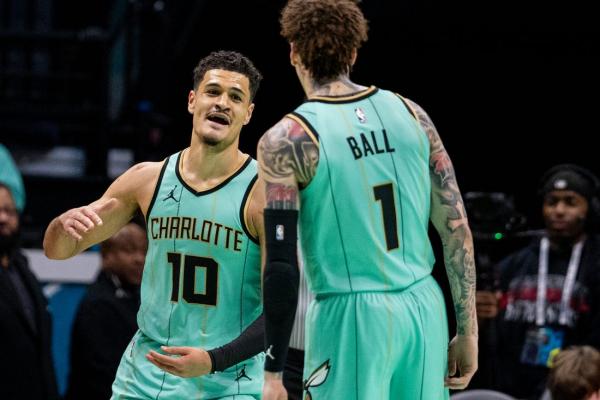 Hornets feeling upbeat ahead of visit from Lakers