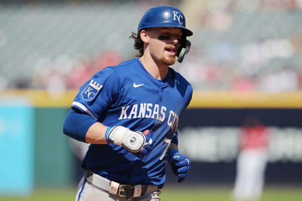 Bobby Witt Jr.'s late HR pushes Royals past Guardians thumbnail