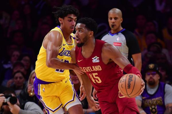 Jarrett Allen puts up 27 as streaking Cavs beat Lakers