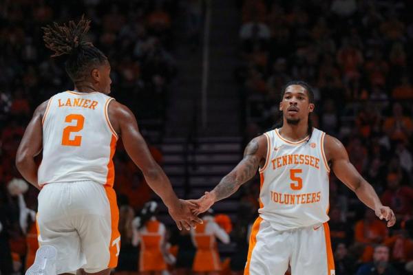 No. 3 Tennessee’s hot shooting overpowers Syracuse