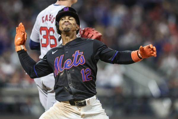 Mets run win streak to five by beating Red Sox in series opener thumbnail