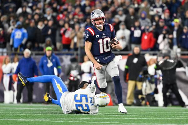 Drake Maye, Patriots stare down Texans’ menacing defense