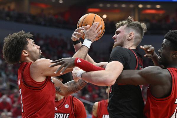 No. 14 Louisville dominates Standford to stay in fight for ACC title