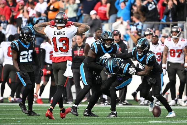 Bucs must handle Dolphins for shot at NFC South crown
