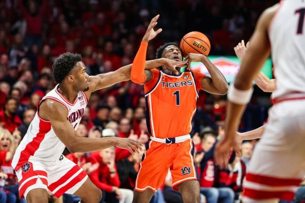 No. 2 Arizona’s red-hot shooting dooms No. 20 Auburn
