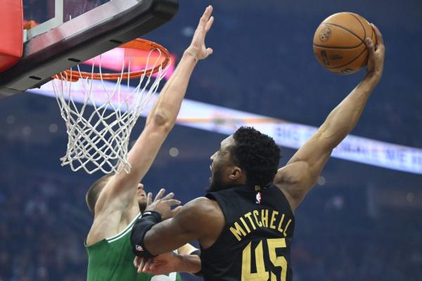 Celtics handle Cavaliers in battle of East’s best