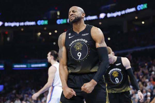 Mavs visit Golden State as Warriors to retire Andre Iguodala’s No. 9