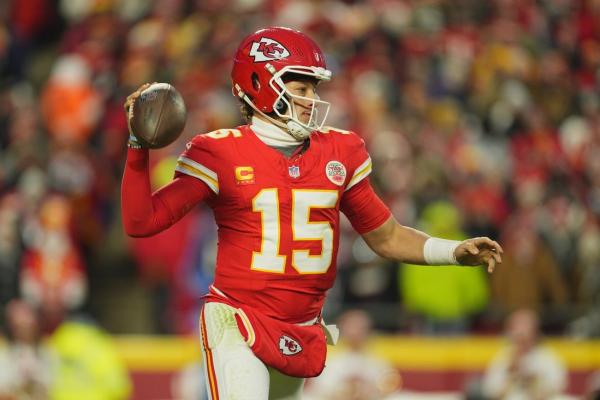 Chiefs playing on Christmas again vs. Broncos; Bears-Eagles on Black Friday