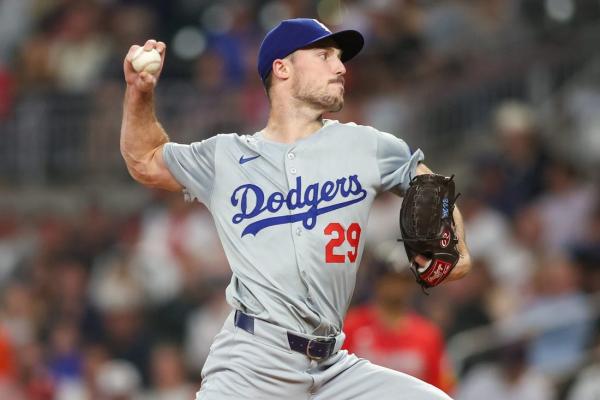 Dodgers replace injured RHP Michael Grove with Ben Casparius