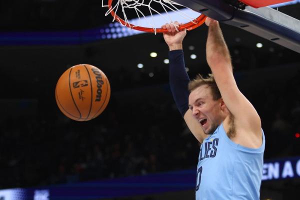 With Luke Kennard on a roll, Grizzlies host West-worst Jazz