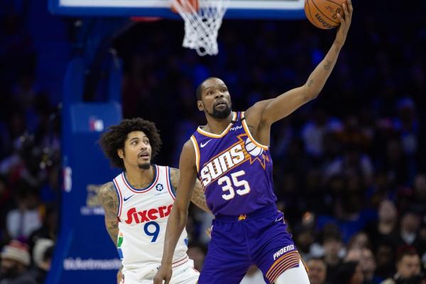 Suns end skid at four games by beating 76ers