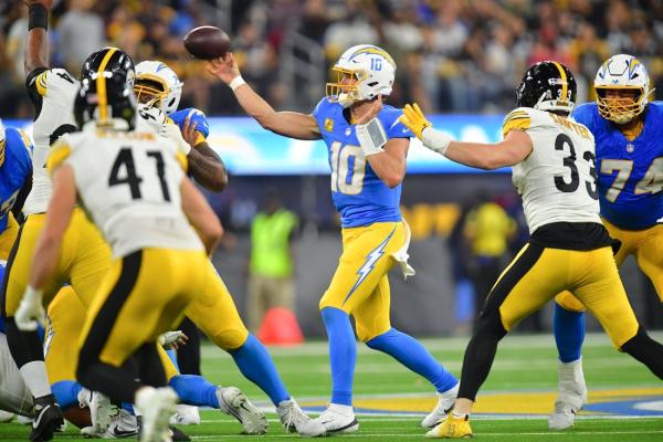 Keenan Allen sets franchise receiving mark in Chargers’ win over Steelers