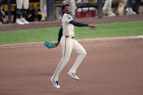 Brewers’ bullpen stifles Diamondbacks’ rally