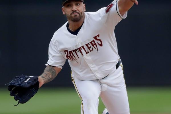 Reports: Padres obtain LHP Nestor Cortes from Brewers