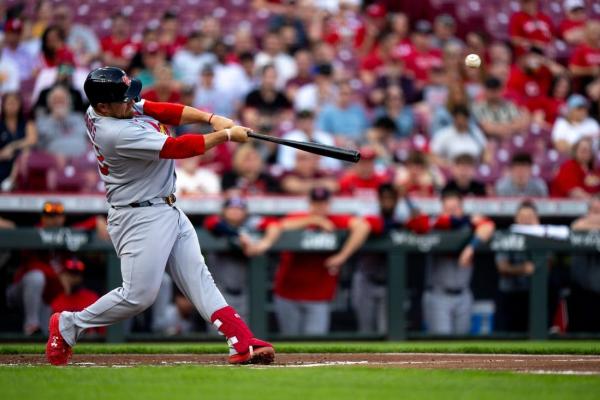 Cards race to 9-0 lead in Game 2 and sweep Reds