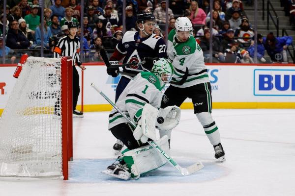 Stars seek to limit mistakes against Red Wings