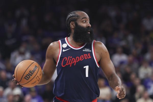 Clippers’ Tyronn Lue pleads for ‘defensive mindset’ vs. Suns