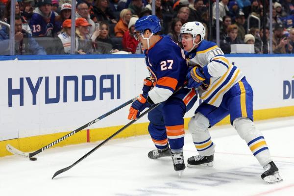 Islanders avoid recent third-period woes, finish off shutout of Sabres