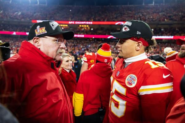 Chiefs notebook: Patrick Mahomes digests formations, not tortillas