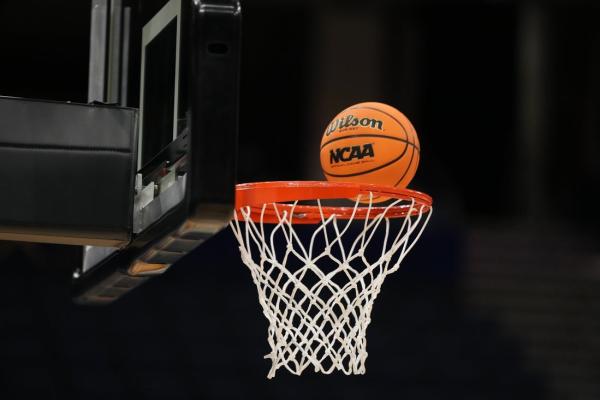 NCAA rules committee proposes coach’s challenges, transition to quarters