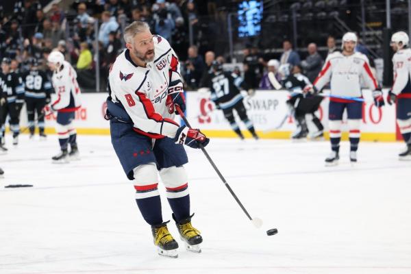 Capitals star Alex Ovechkin back on ice 2 weeks after breaking leg