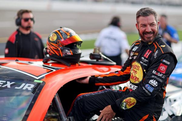 Martin Truex Jr. planning to race in Daytona 500, reunite with Cole Pearn