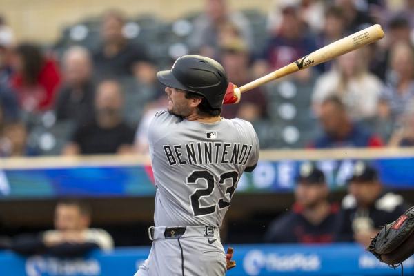Andrew Benintendi hits 2 home runs as White Sox blow out Twins