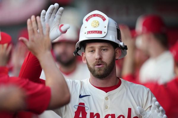 Daulton Varsho's 3-hit, 3-RBI game guides Jays past Angels