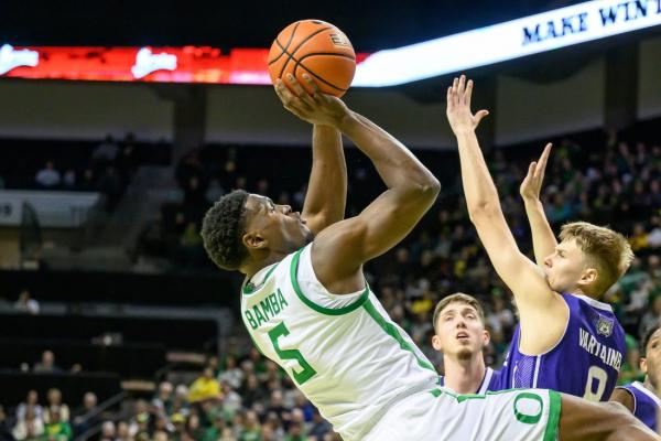 No. 9 Oregon steamrolls Weber State to close nonconference slate