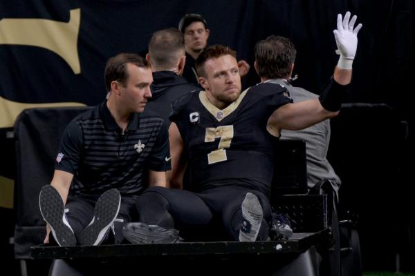 Reports: Saints fear season over for Taysom Hill (knee)