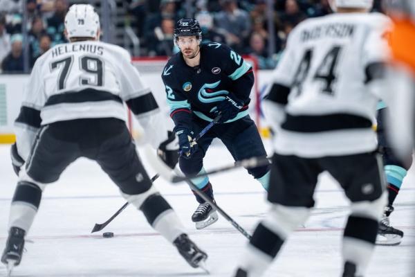 Kraken settle in on home ice, knock off Kings