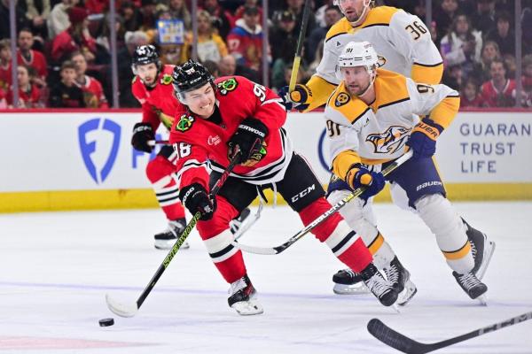 Ryan Donato racks up 4 points as Blackhawks rout Predators