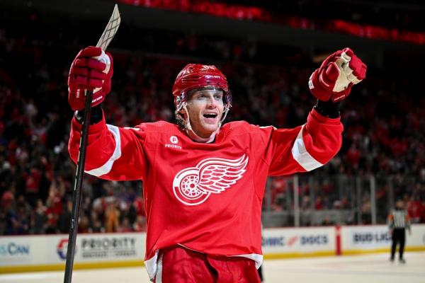 NHL roundup: Patrick Kane hits milestone, Red Wings top Caps