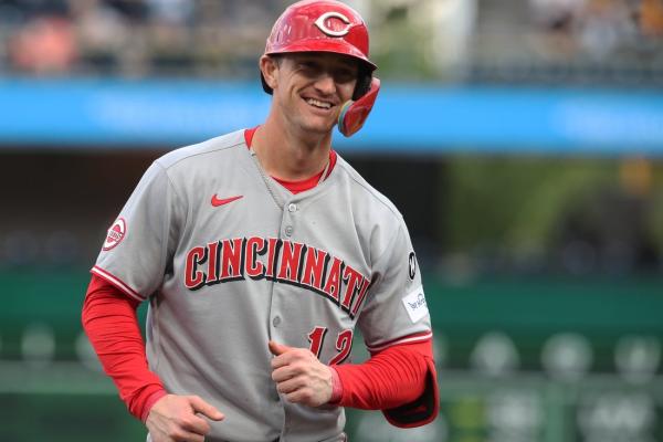 Reds put OF Austin Hays on IL, activate OF Jake Fraley