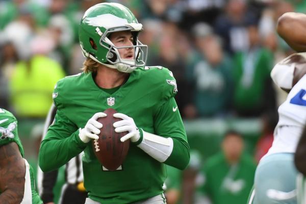 Reports: Browns trade for Eagles QB Kenny Pickett